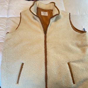 Brand new plus Sherpa vest